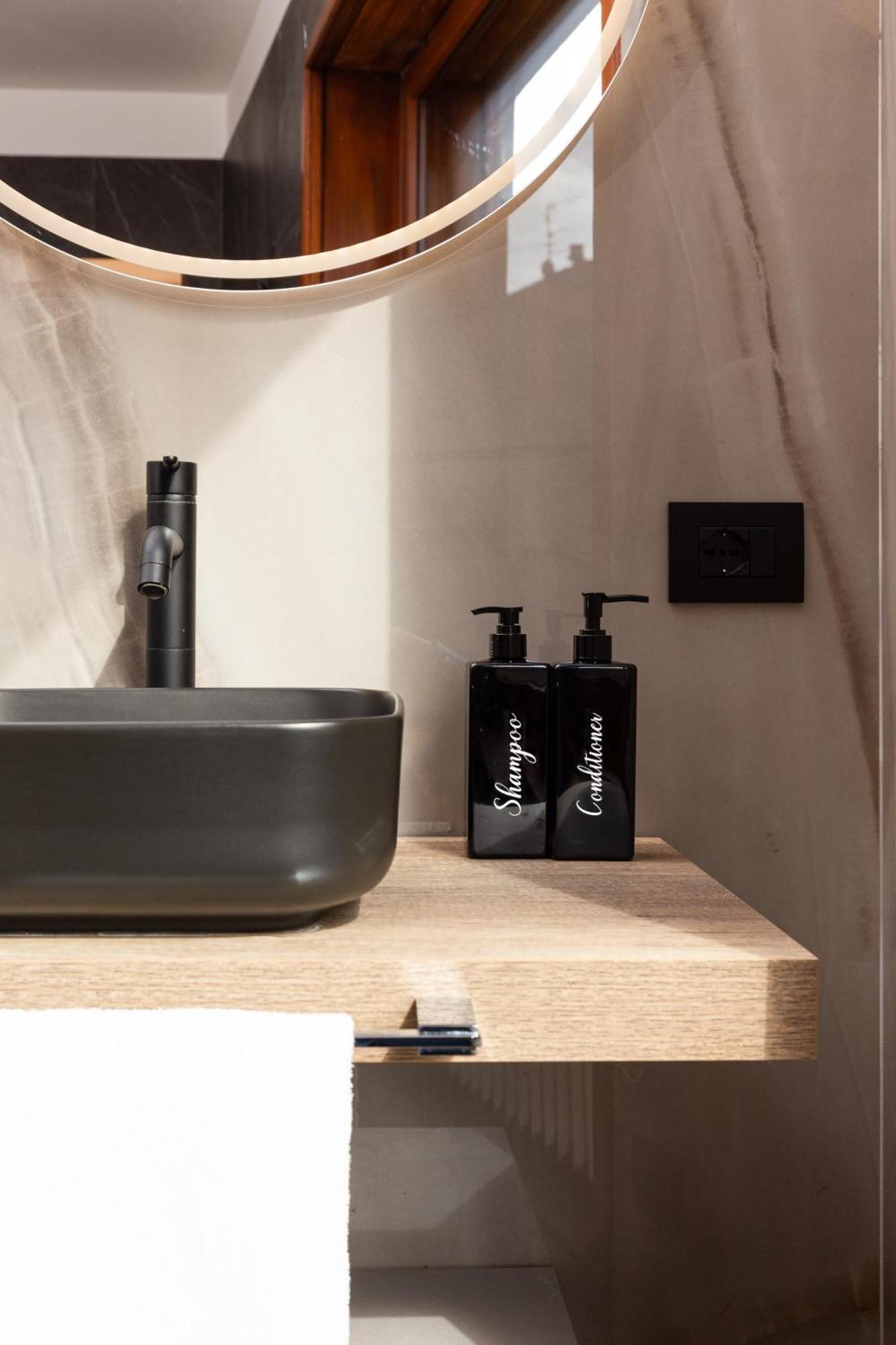 Free Parking - 5 Star - Sauna Luxury Apartment Μιλάνο Εξωτερικό φωτογραφία